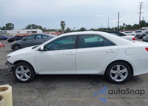 2013 Toyota Camry Se z USA, uszkodzony, nr VIN 4T1BF1FK0DU688890